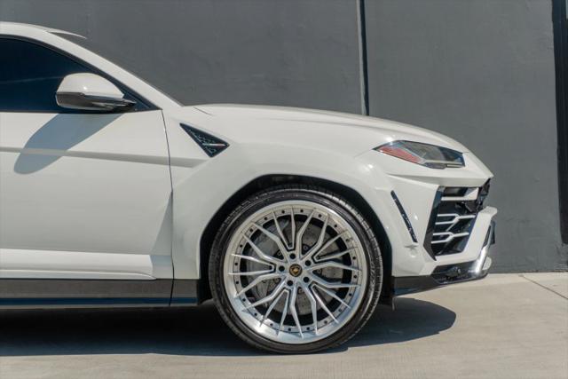 2019 Lamborghini Urus Base