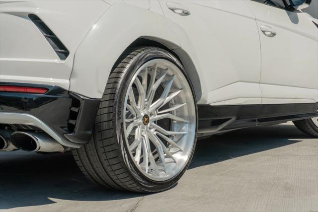 2019 Lamborghini Urus Base