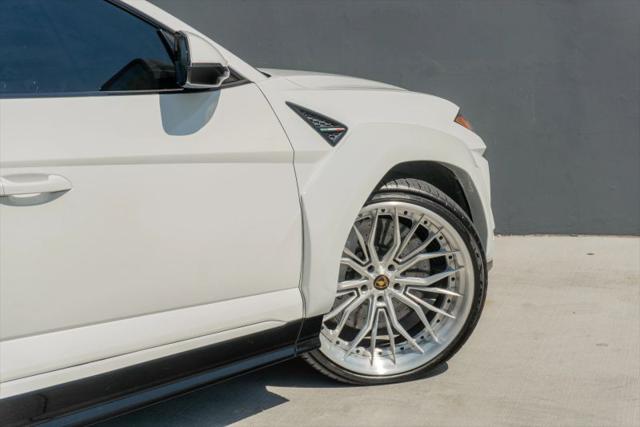 2019 Lamborghini Urus Base