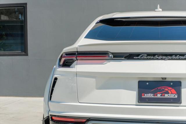 2019 Lamborghini Urus Base