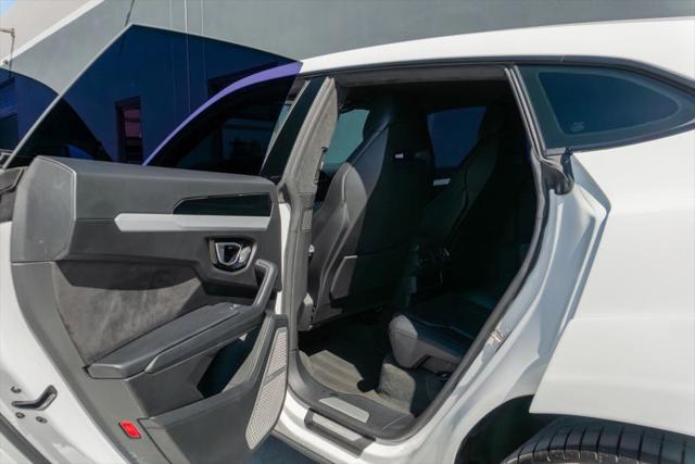 2019 Lamborghini Urus Base
