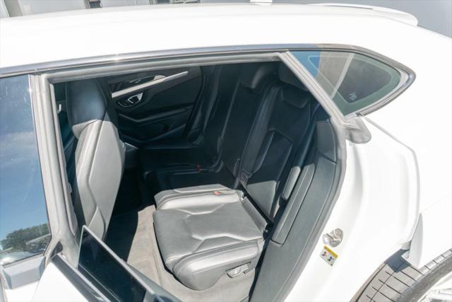 2019 Lamborghini Urus Base