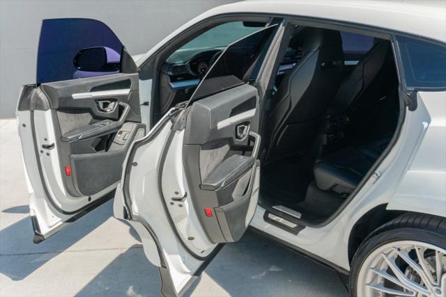 2019 Lamborghini Urus Base