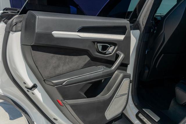 2019 Lamborghini Urus Base