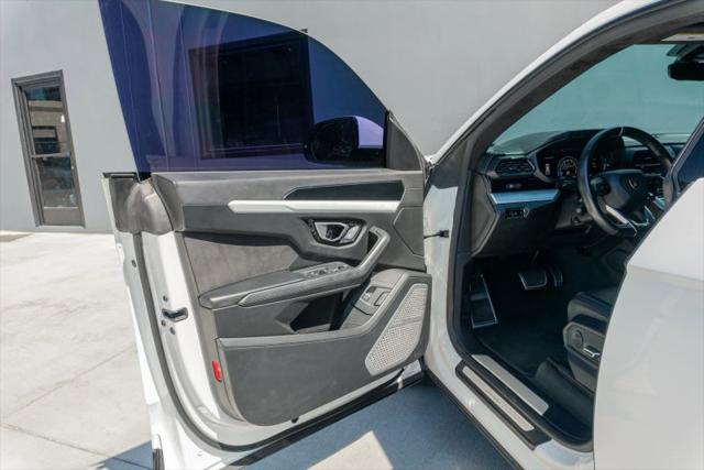 2019 Lamborghini Urus Base