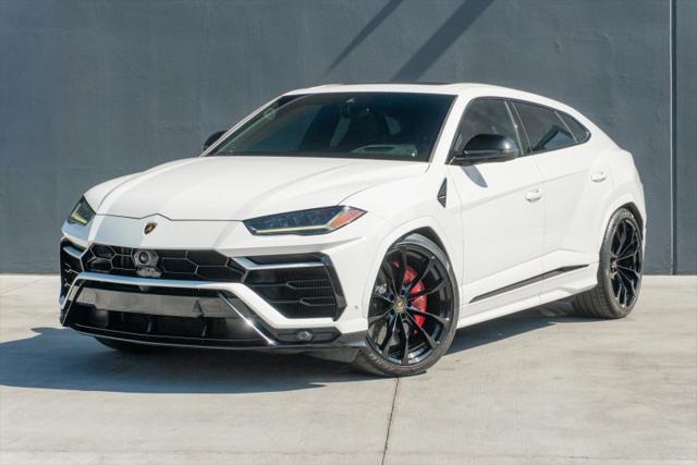 2021 Lamborghini Urus Pearl Capsule