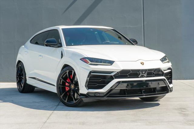 2021 Lamborghini Urus Pearl Capsule