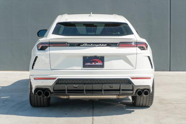 2021 Lamborghini Urus Pearl Capsule
