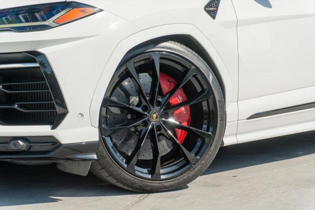 2021 Lamborghini Urus Pearl Capsule