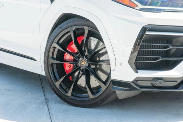 2021 Lamborghini Urus Pearl Capsule