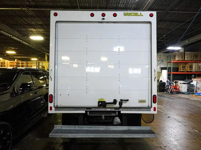 2022 Ford E-450 Cutaway Base