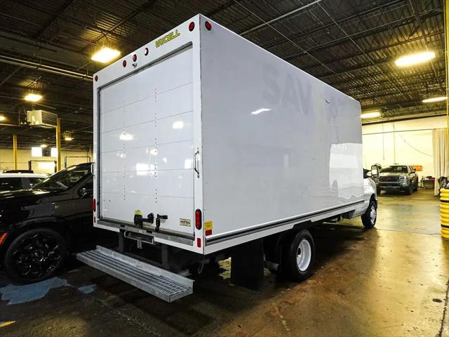 2022 Ford E-450 Cutaway Base