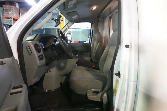2022 Ford E-450 Cutaway Base