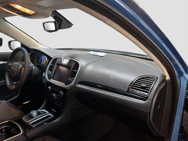 2023 Chrysler 300 Touring