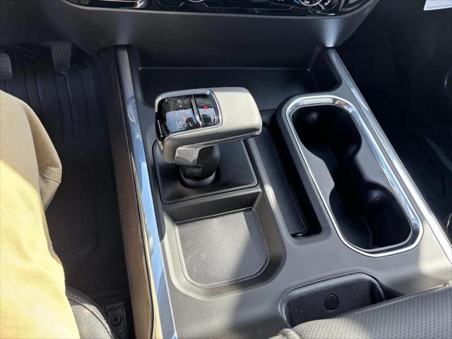 2026 GMC Sierra 1500 Crew Cab, Short Bed, SLT, 4WD