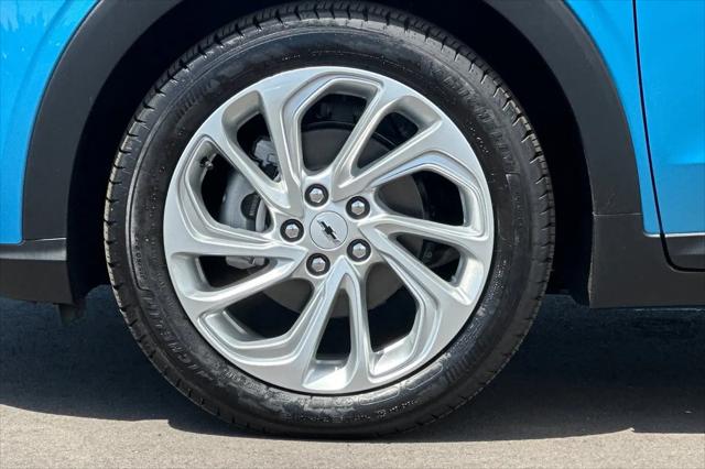 2027 Chevrolet Bolt LT FWD
