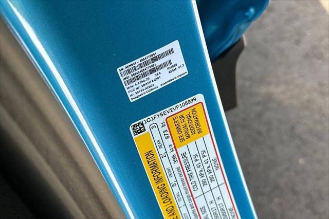2027 Chevrolet Bolt LT FWD