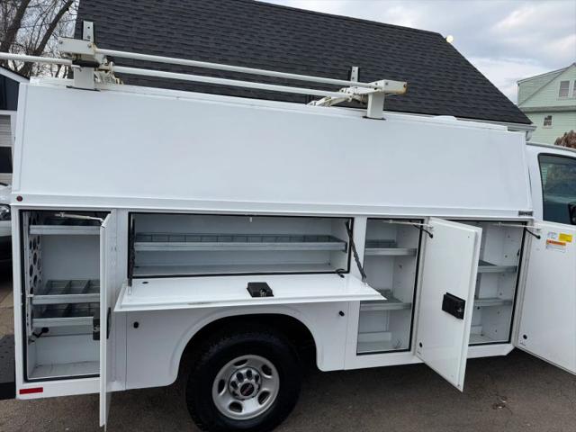 2021 GMC Savana Cutaway Work Van