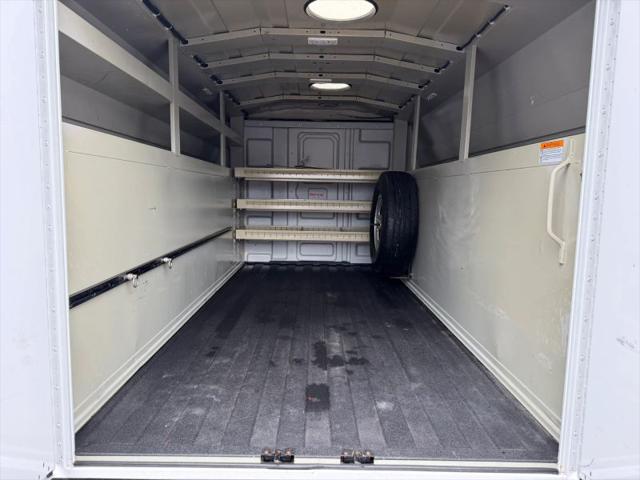2021 GMC Savana Cutaway Work Van