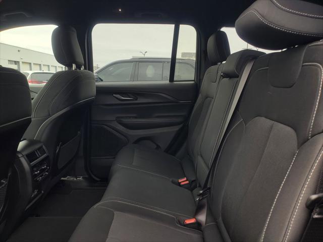 2024 Jeep Grand Cherokee Laredo 4x4