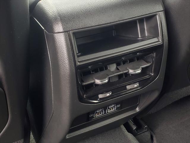 2024 Jeep Grand Cherokee Laredo 4x4