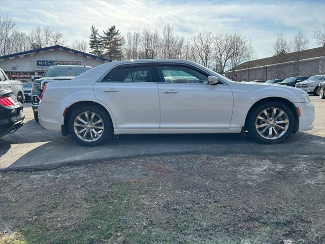 2015 Chrysler 300 Limited