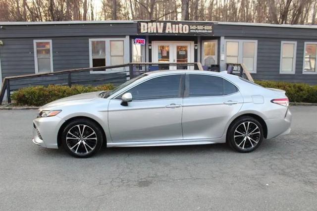2020 Toyota Camry SE
