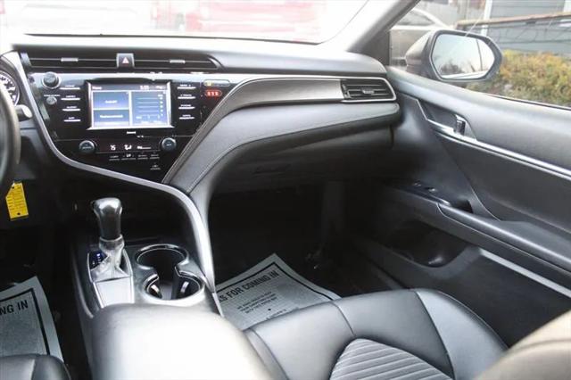 2020 Toyota Camry SE