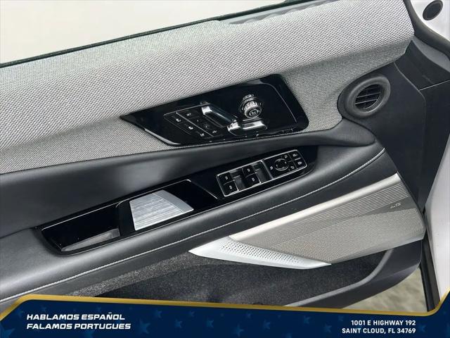 2025 Cadillac iQ Luxury 2 AWD
