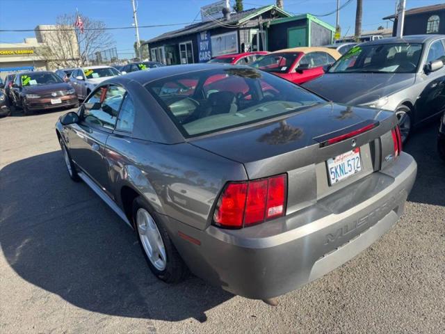 2004 Ford Mustang Base