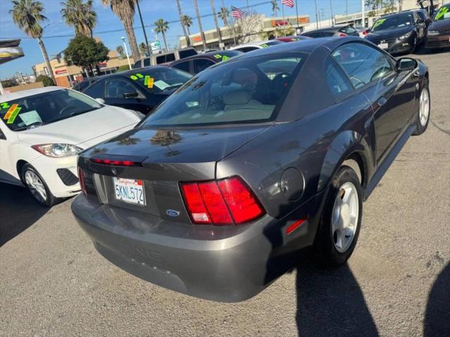 2004 Ford Mustang Base
