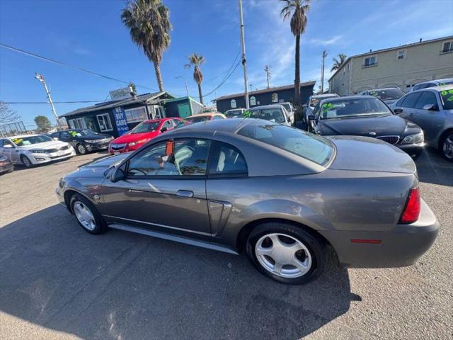 2004 Ford Mustang Base