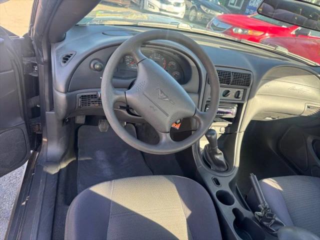 2004 Ford Mustang Base