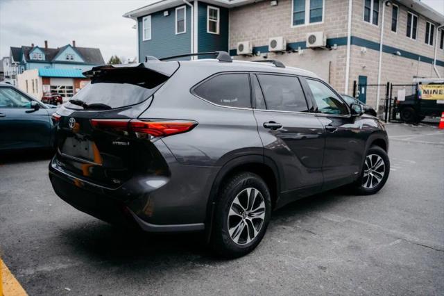 2022 Toyota Highlander Hybrid XLE