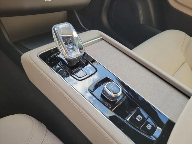 2026 Volvo XC90 Plus, B6 AWD Gas (mild hybrid), Gasoline, Bright, 7 Seats