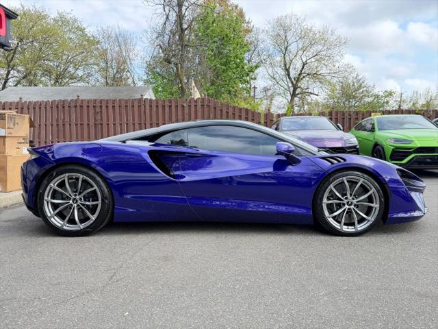 2023 McLaren Artura Performance