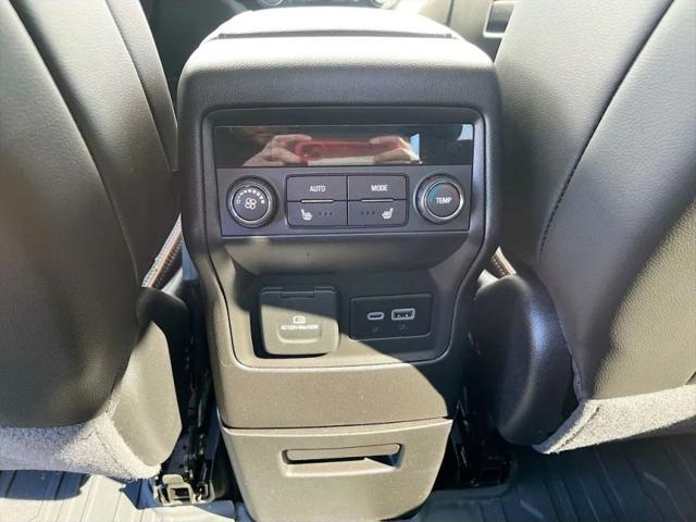 2023 GMC Acadia AWD AT4