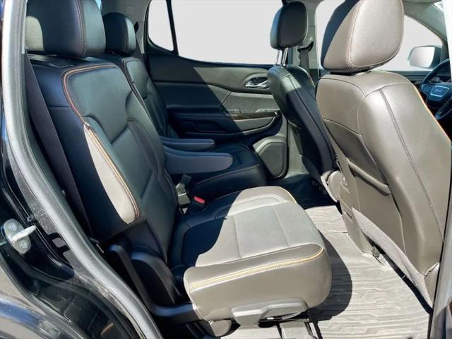 2023 GMC Acadia AWD AT4