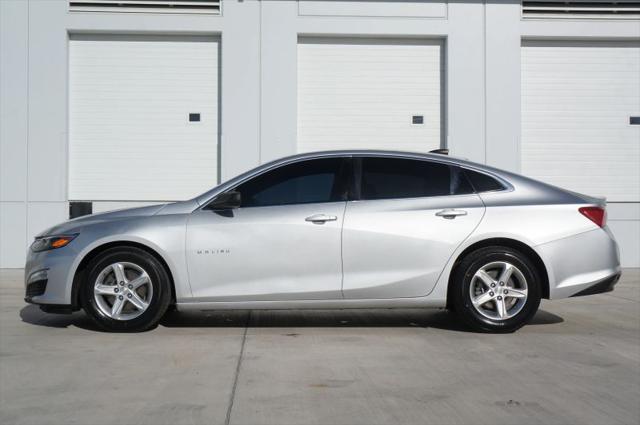 2022 Chevrolet Malibu FWD 1FL
