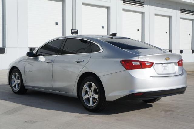 2022 Chevrolet Malibu FWD 1FL