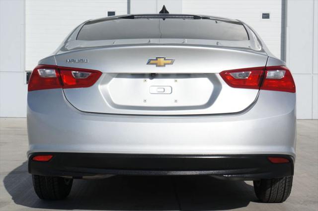 2022 Chevrolet Malibu FWD 1FL