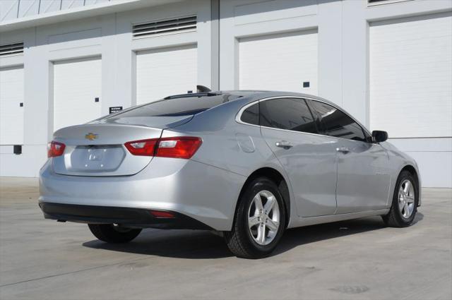 2022 Chevrolet Malibu FWD 1FL