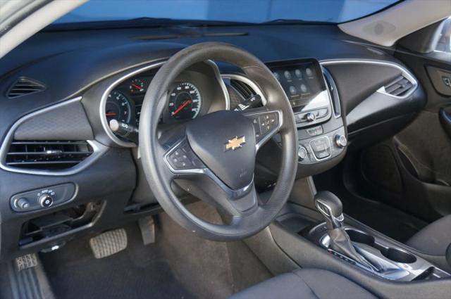 2022 Chevrolet Malibu FWD 1FL