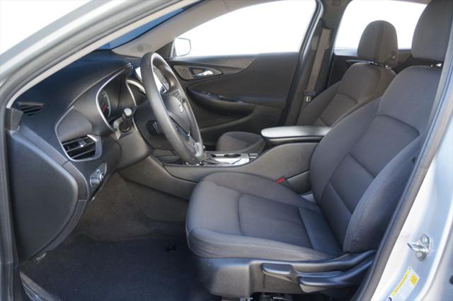 2022 Chevrolet Malibu FWD 1FL