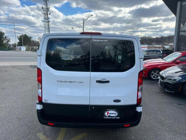 2022 Ford Transit Cargo Van w/RWB