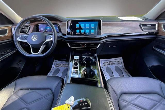 2024 Volkswagen Atlas 2.0T SE w/Technology