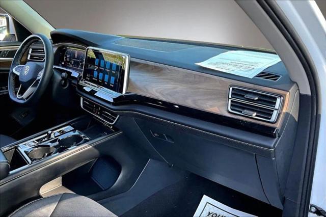 2024 Volkswagen Atlas 2.0T SE w/Technology