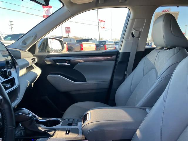 2023 Toyota Highlander Hybrid Platinum