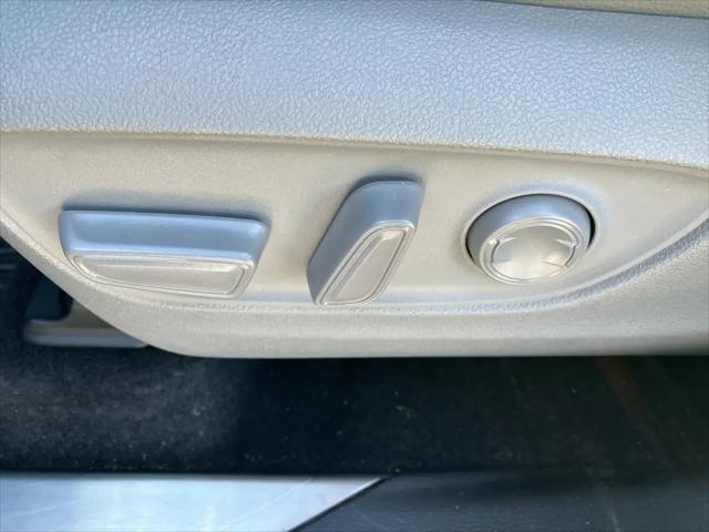 2023 Toyota Highlander Hybrid Platinum