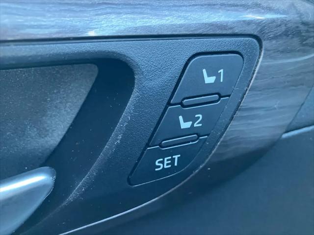 2023 Toyota Highlander Hybrid Platinum